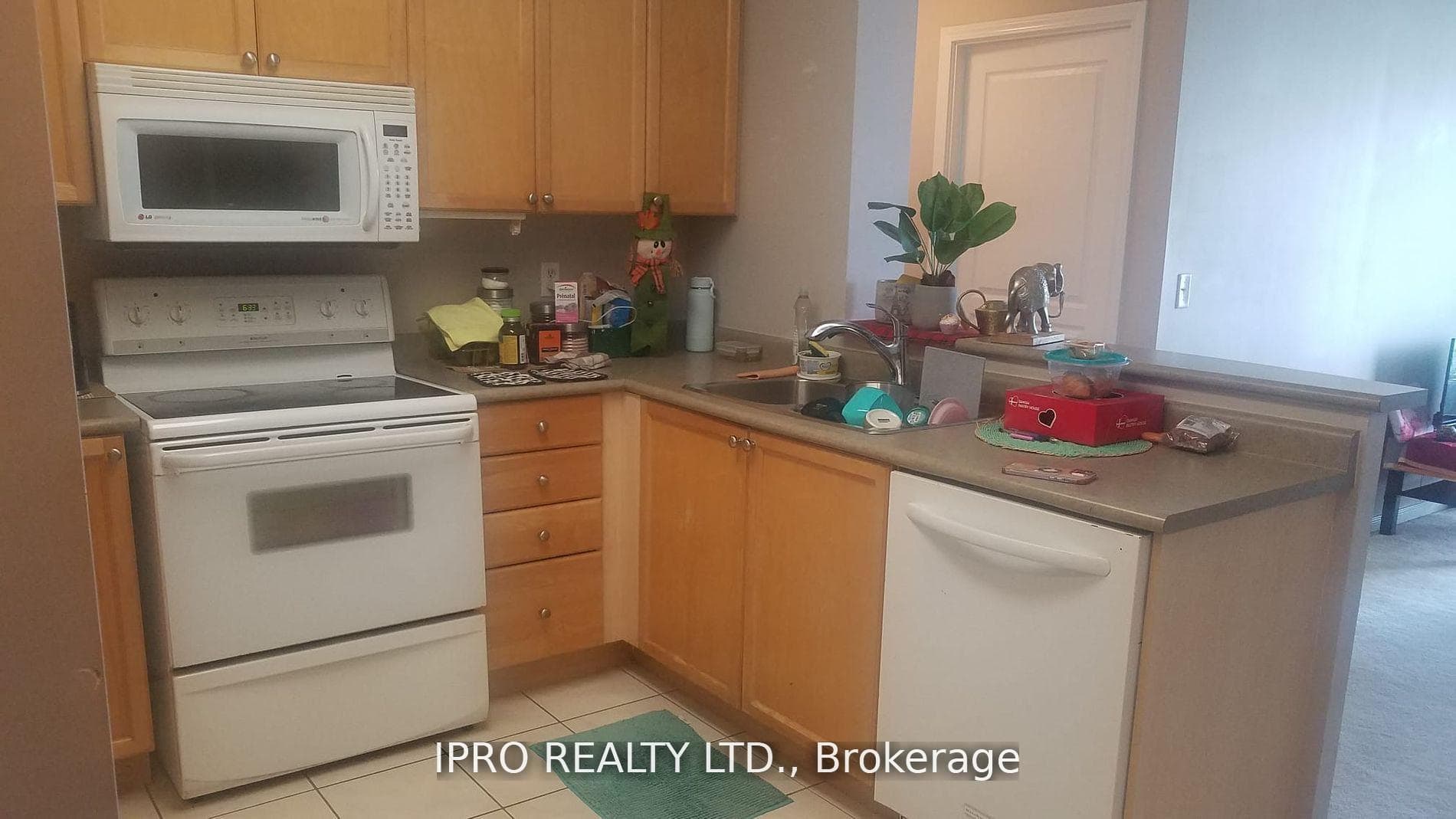 2545 Erin Centre Boulevard Unit 602 photo 12
