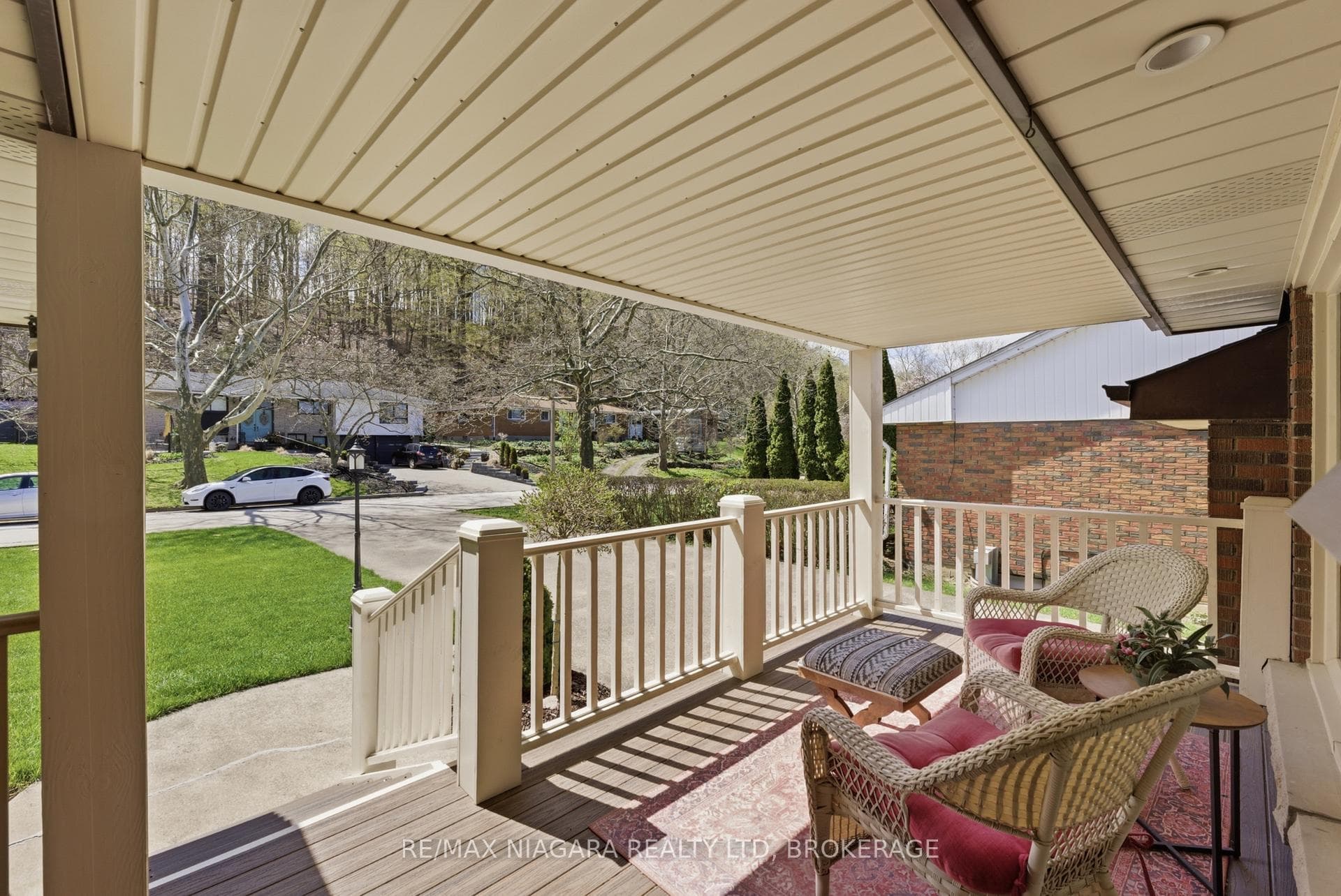 181 Woodside Drive photo 3