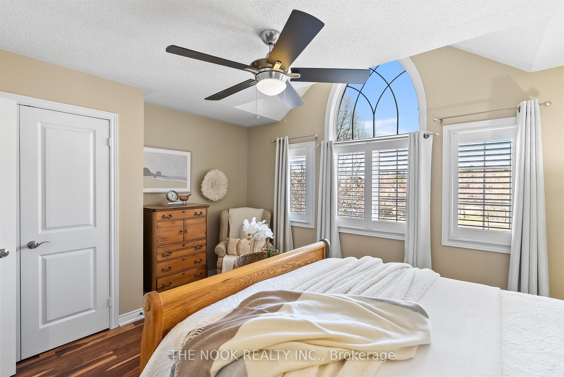 Double Closet & California Shutters