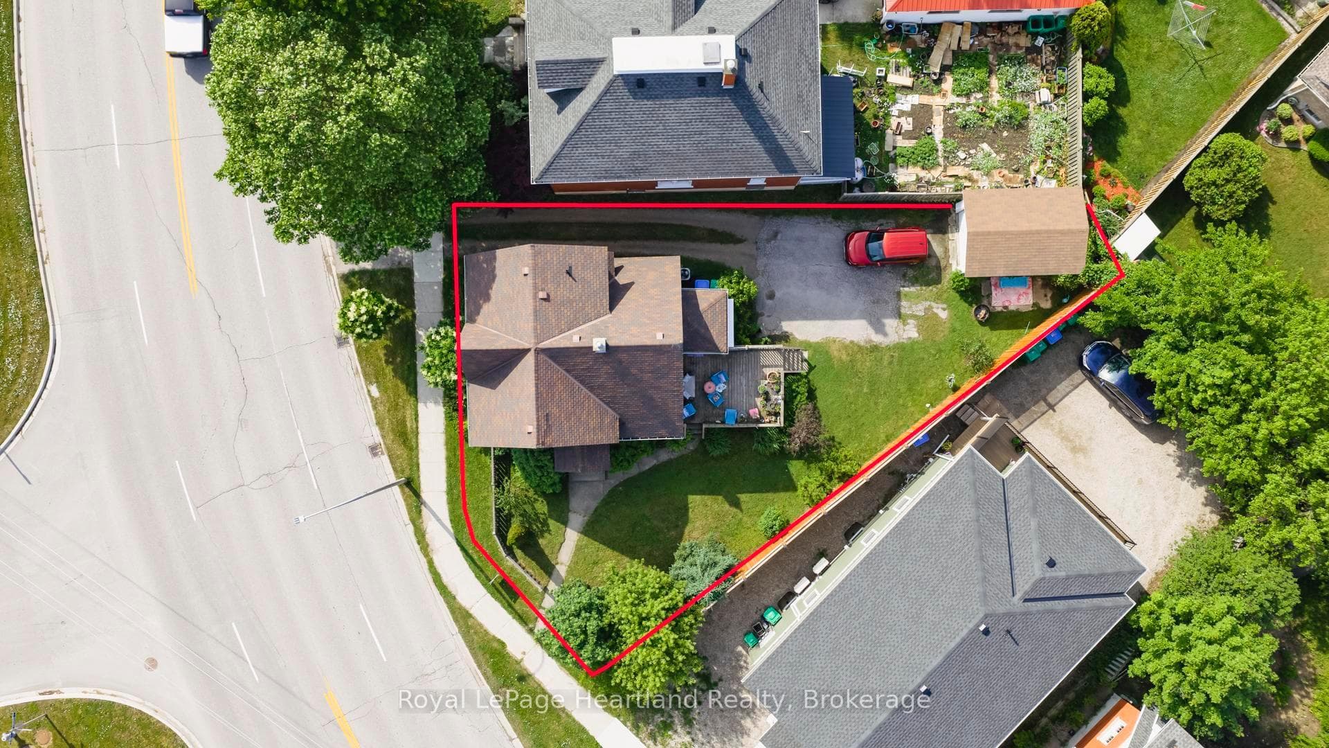 132 Elgin Avenue photo 48