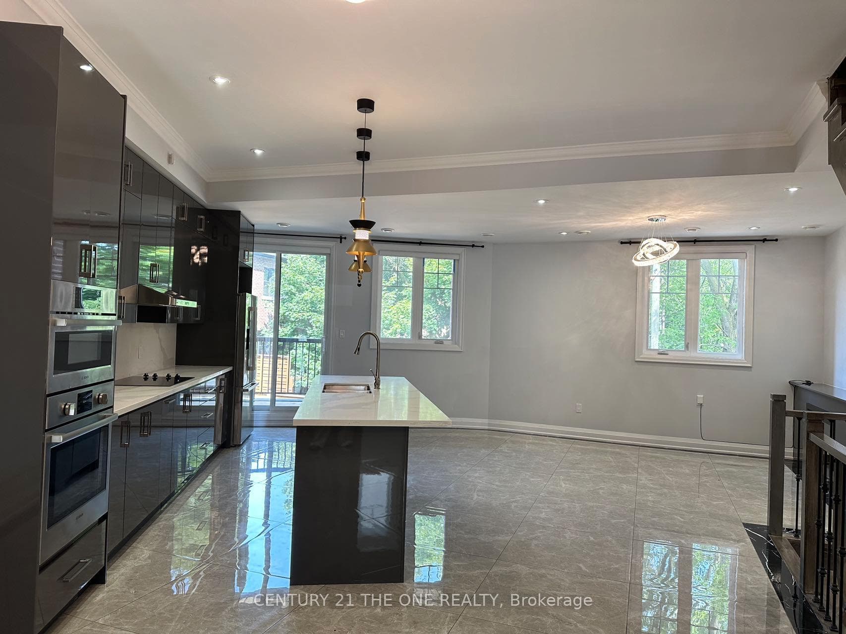 232 Mcrae Drive photo 2