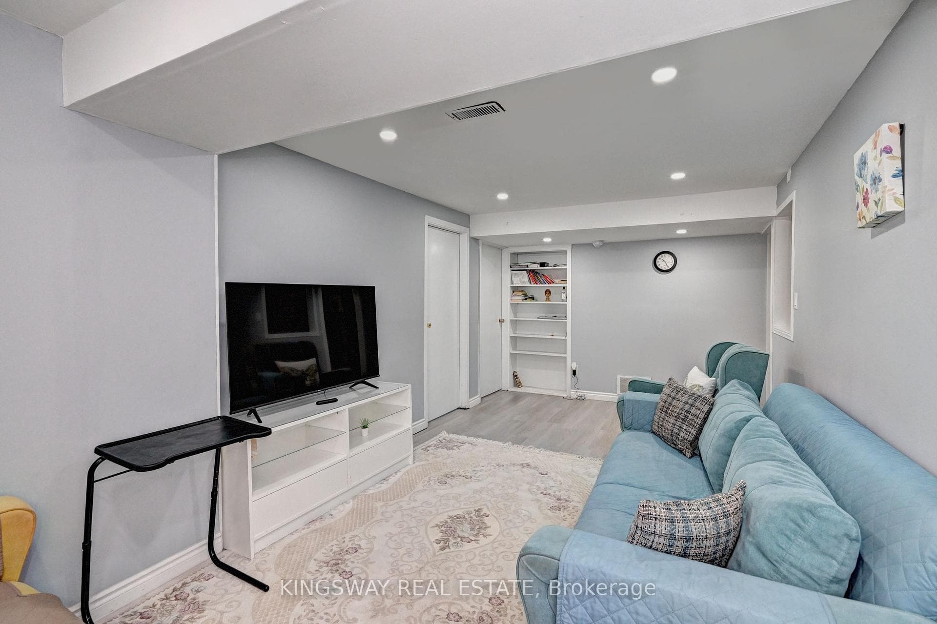 300 BLACKWELL Drive photo 25