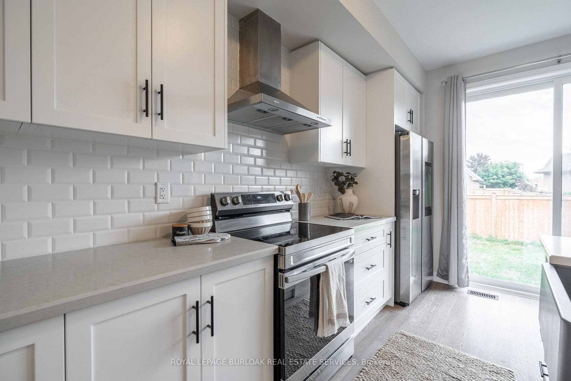127 Starfire Crescent photo 14