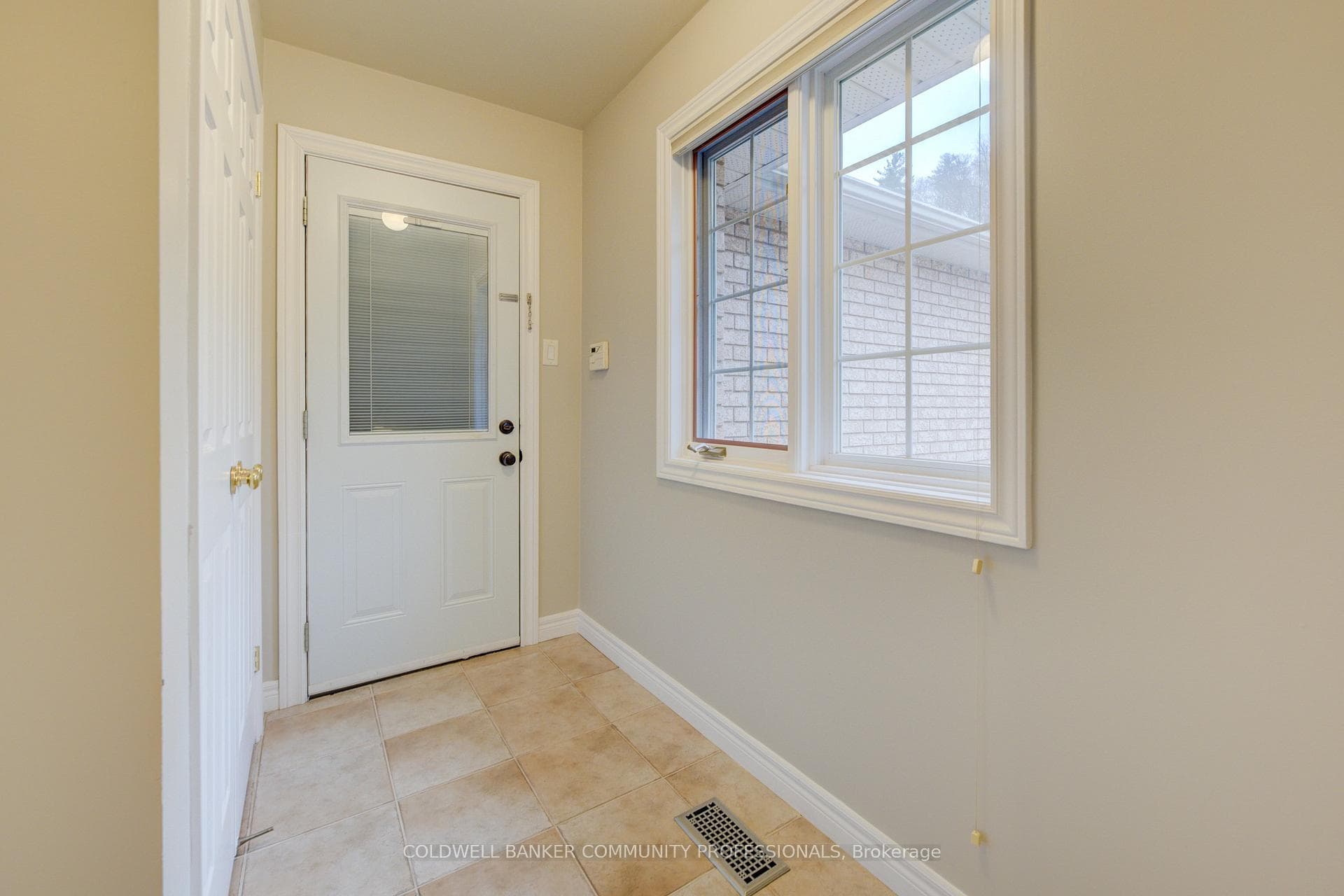 129 Dorchester Drive photo 28