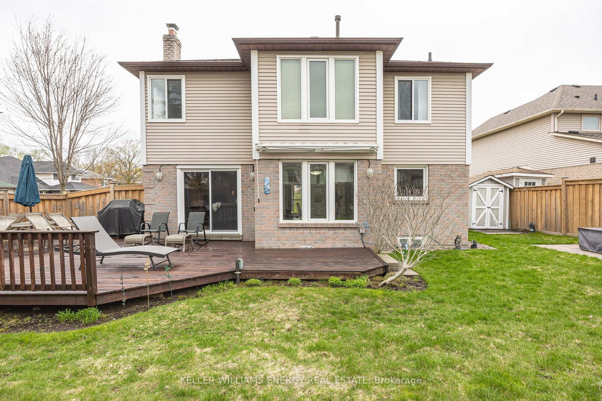 873 Lochness Crescent photo 21