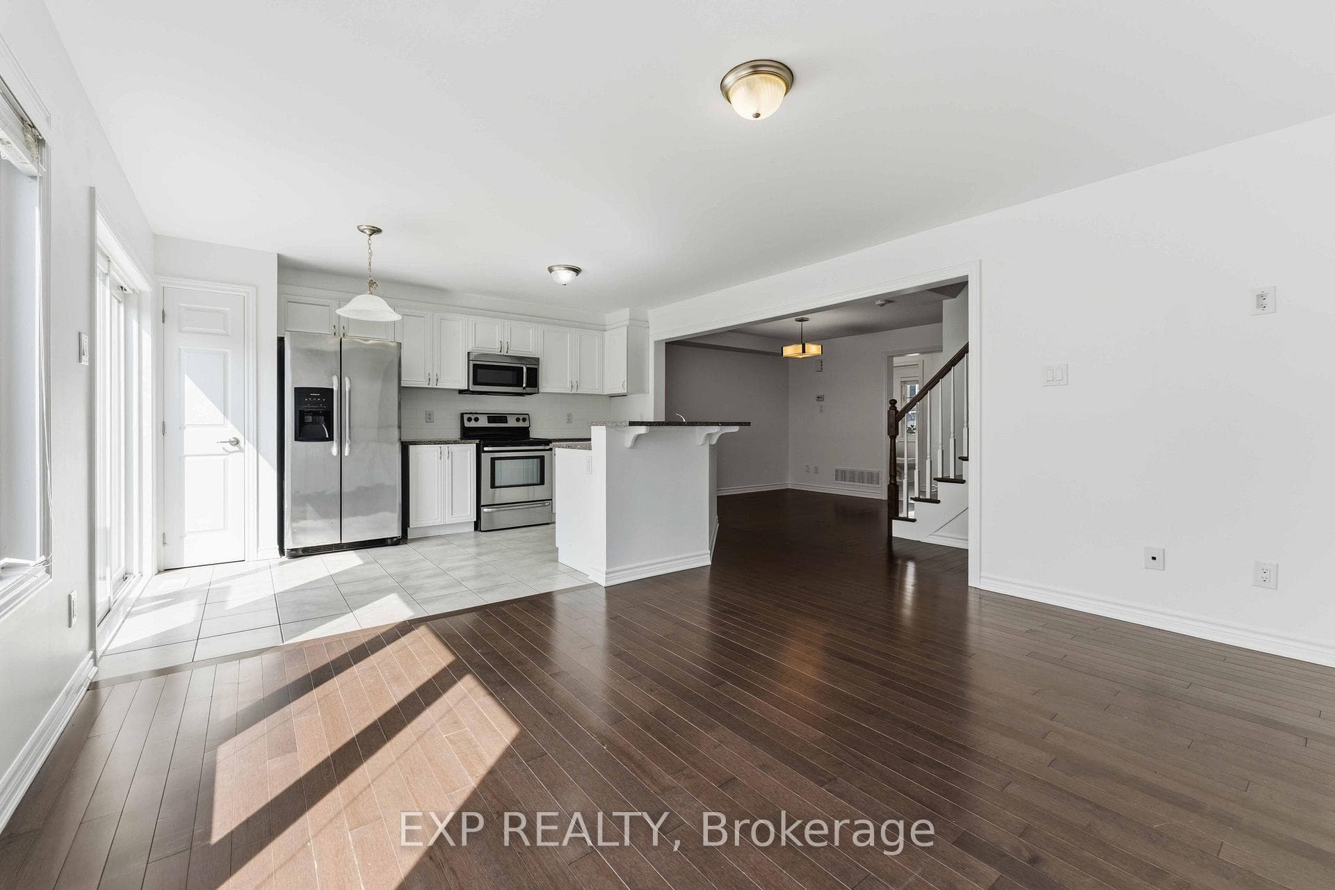 82 Buffalograss Crescent photo 9