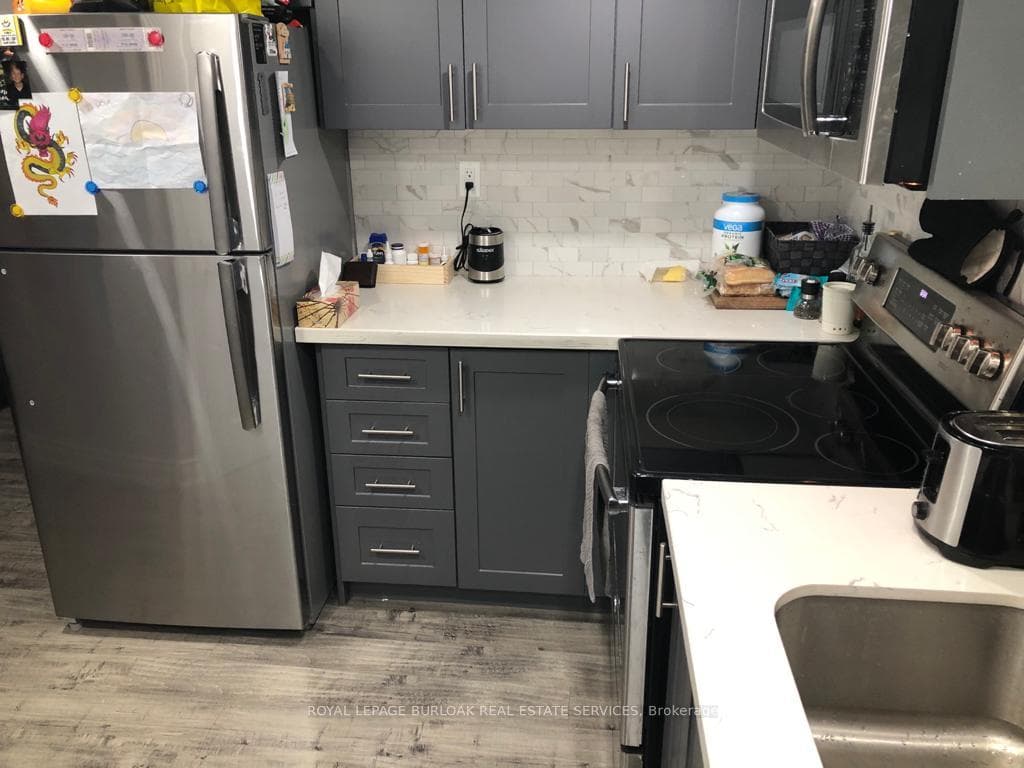 15 Michael Avenue Unit Lower photo 5