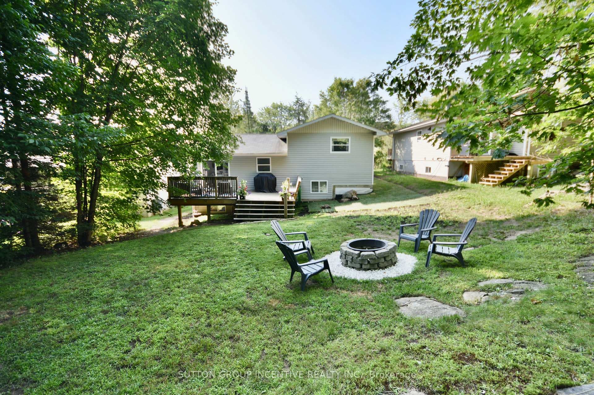 160 Earls Road photo 28