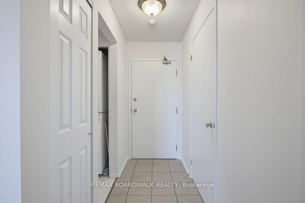 250 Brittany Drive Unit 207 photo 2