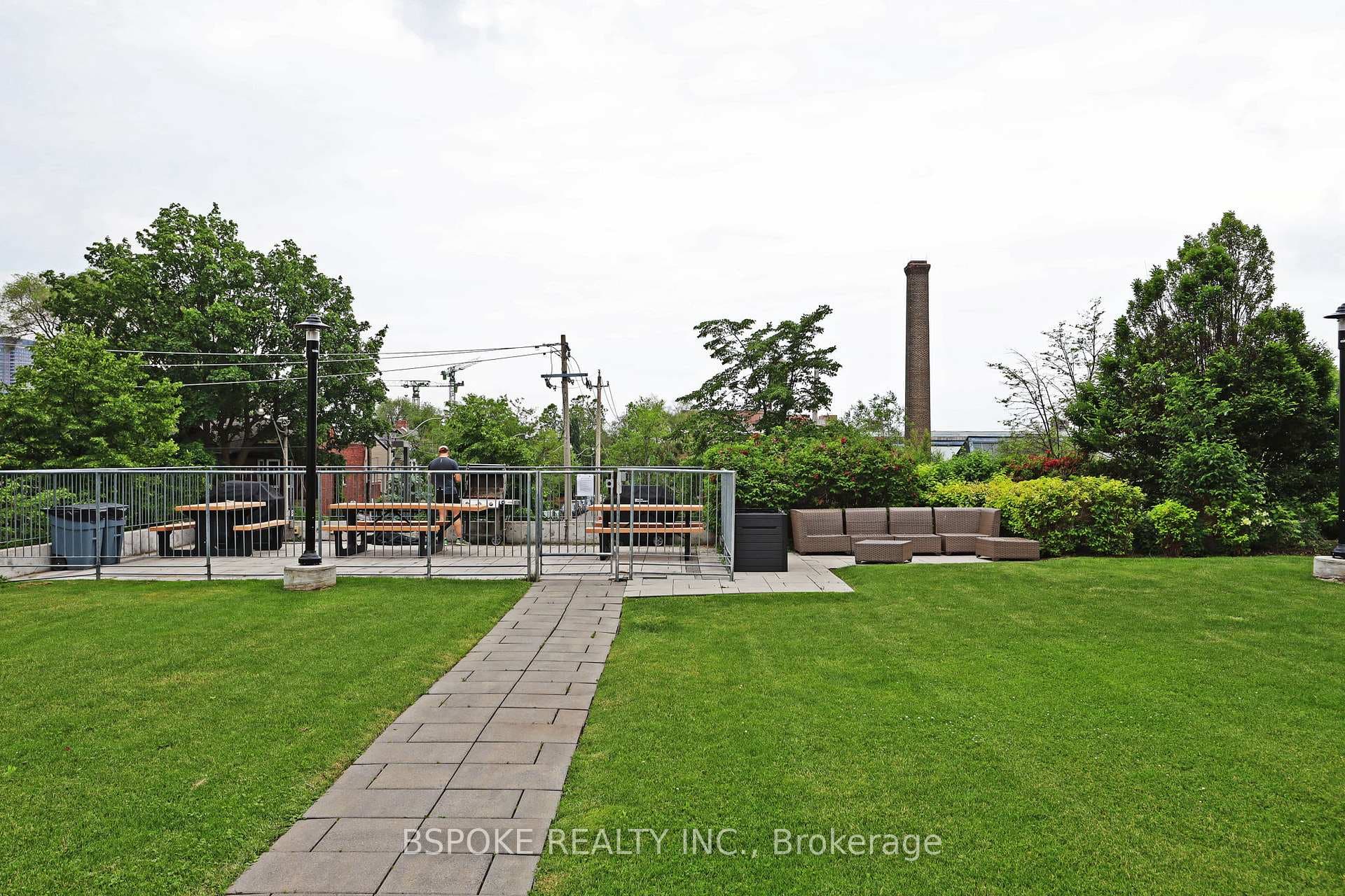 812 Lansdowne Avenue Unit 722 photo 26