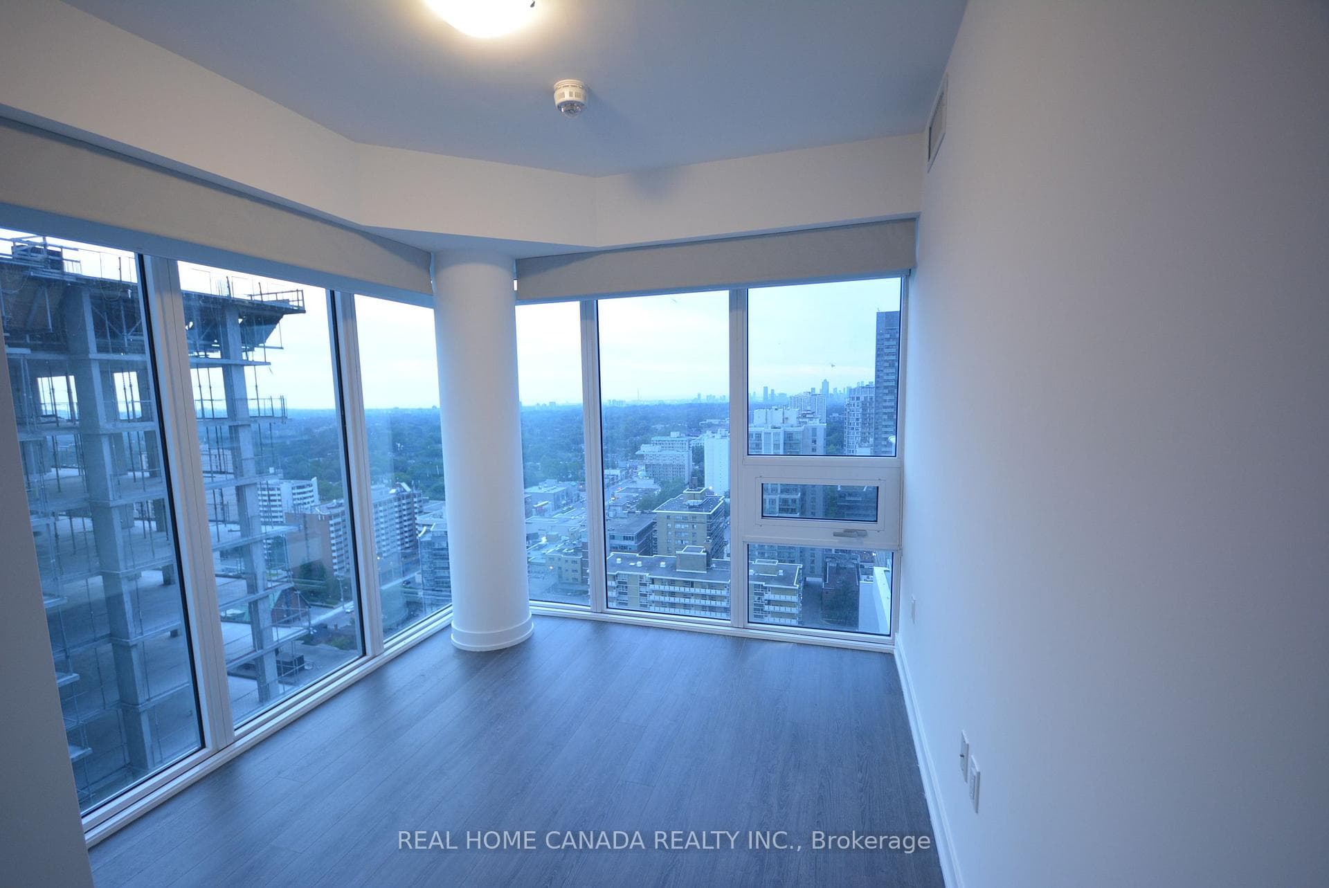 195 Redpath Avenue Unit 2704 photo 3
