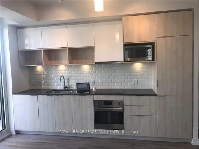 52 Forest Manor Road Unit 805 photo 2