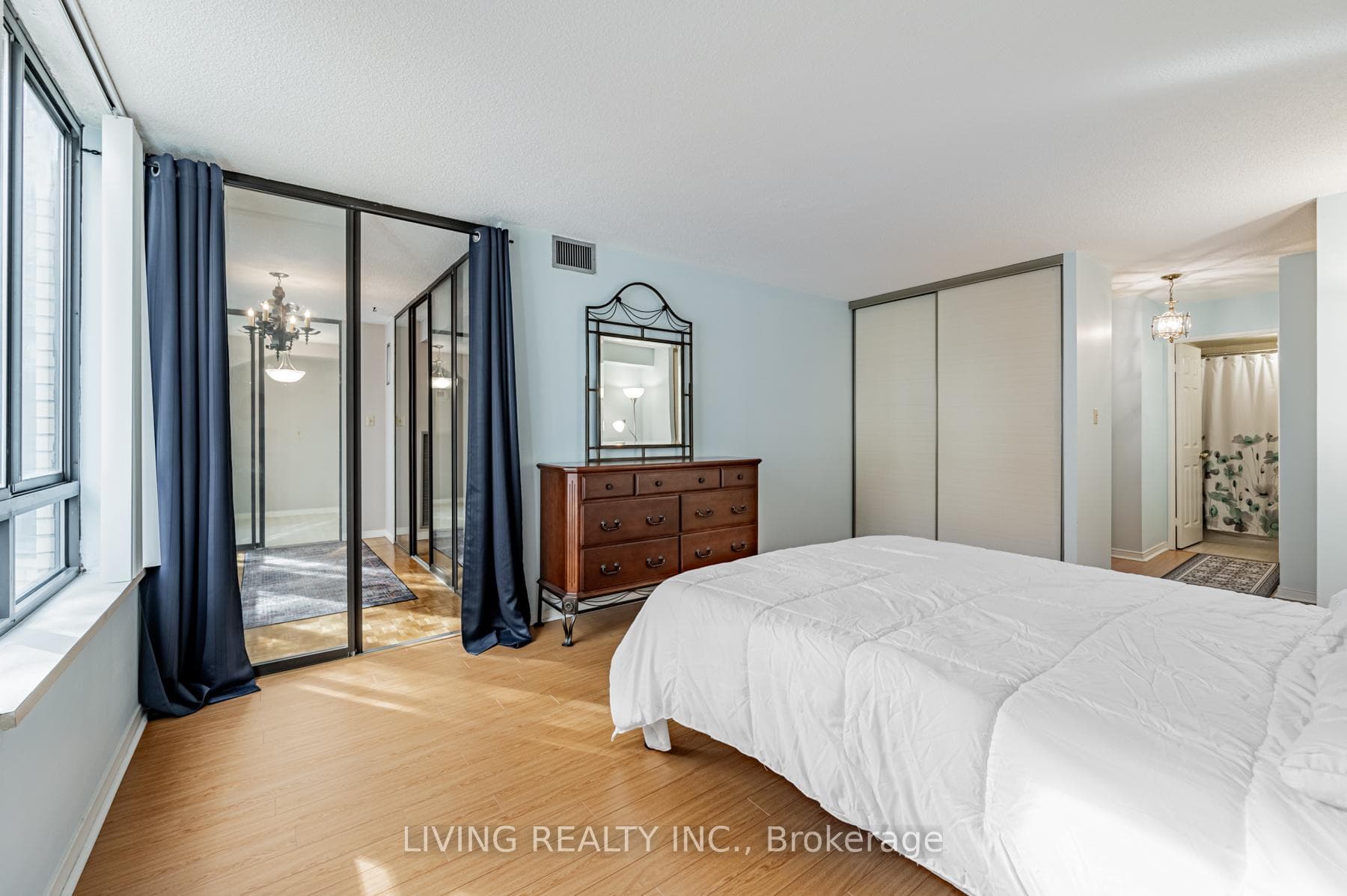 280 Simcoe Street Unit 308 photo 12