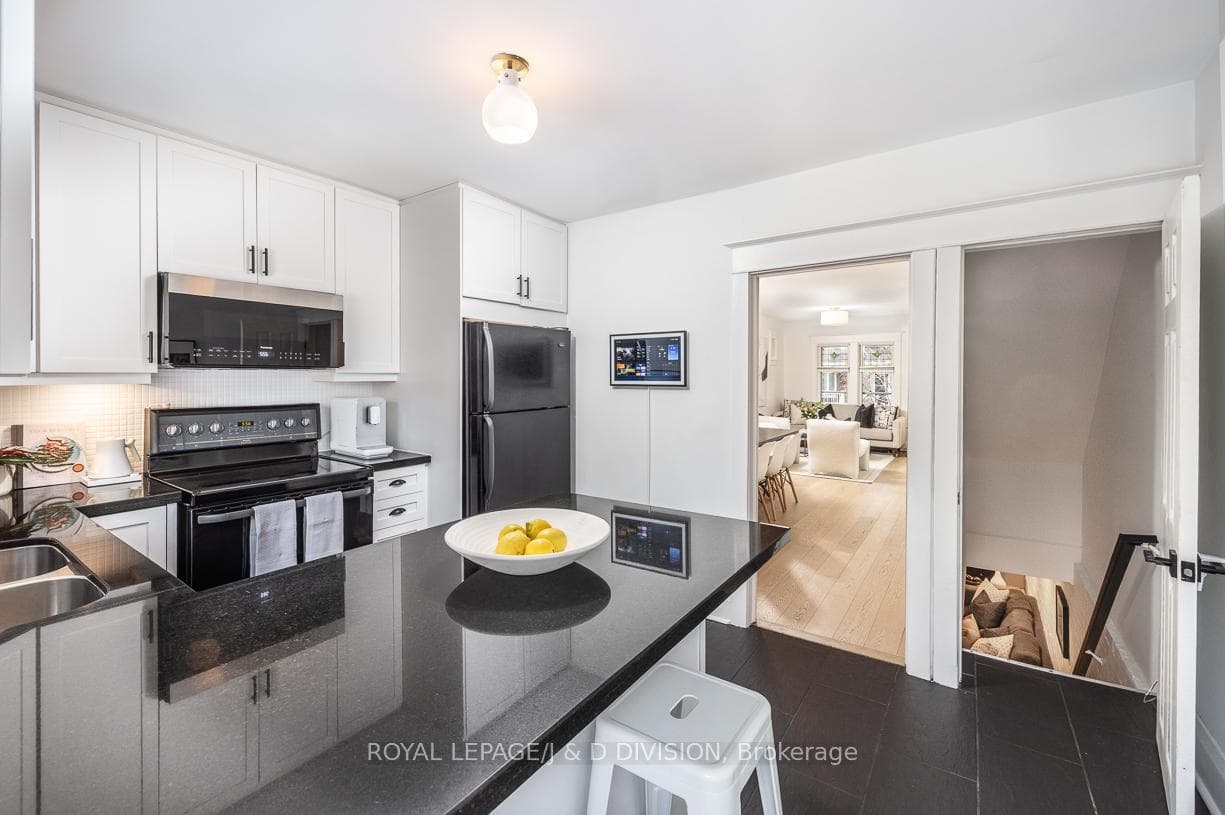 419 Davisville Avenue photo 6