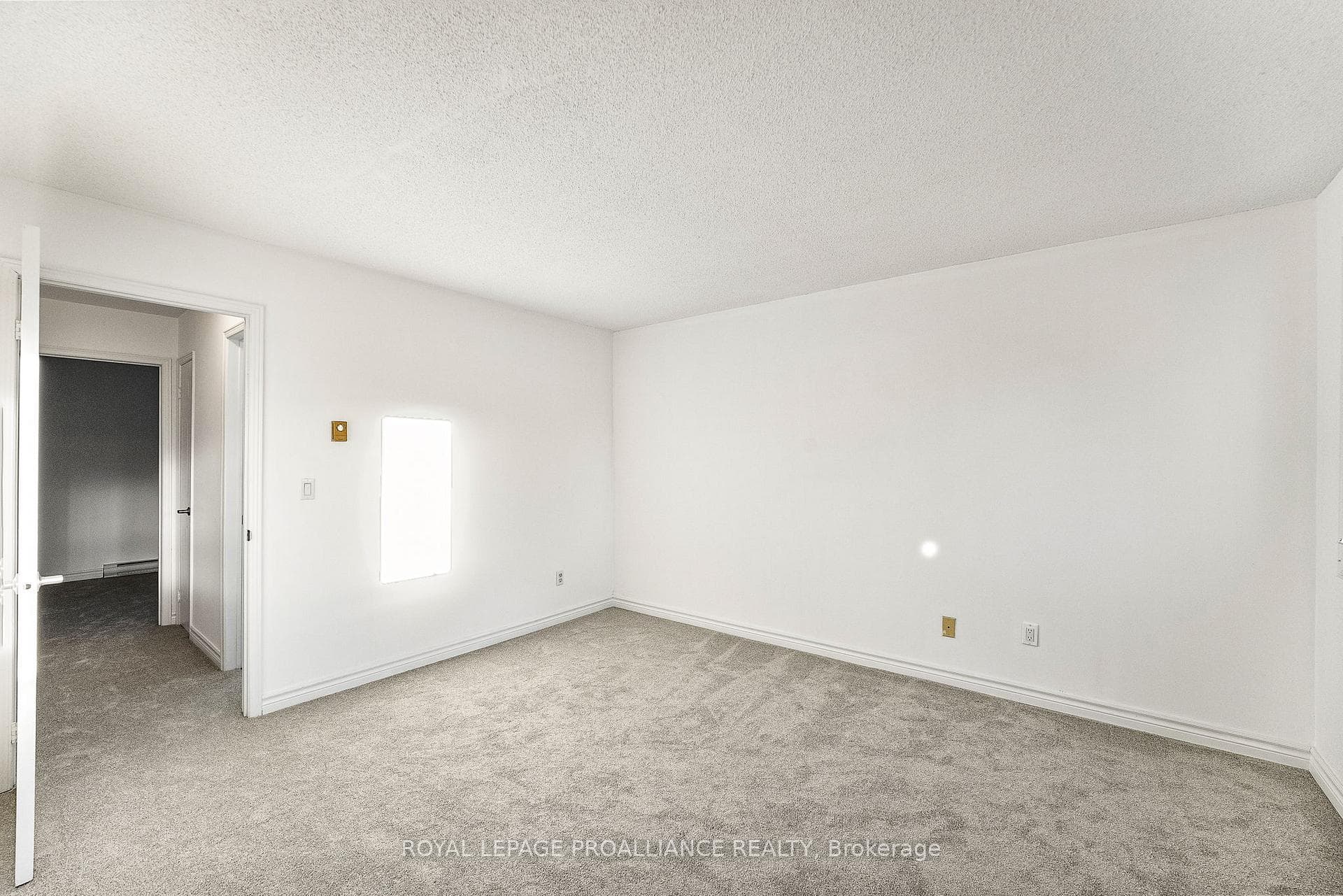852 Westwood Crescent photo 22