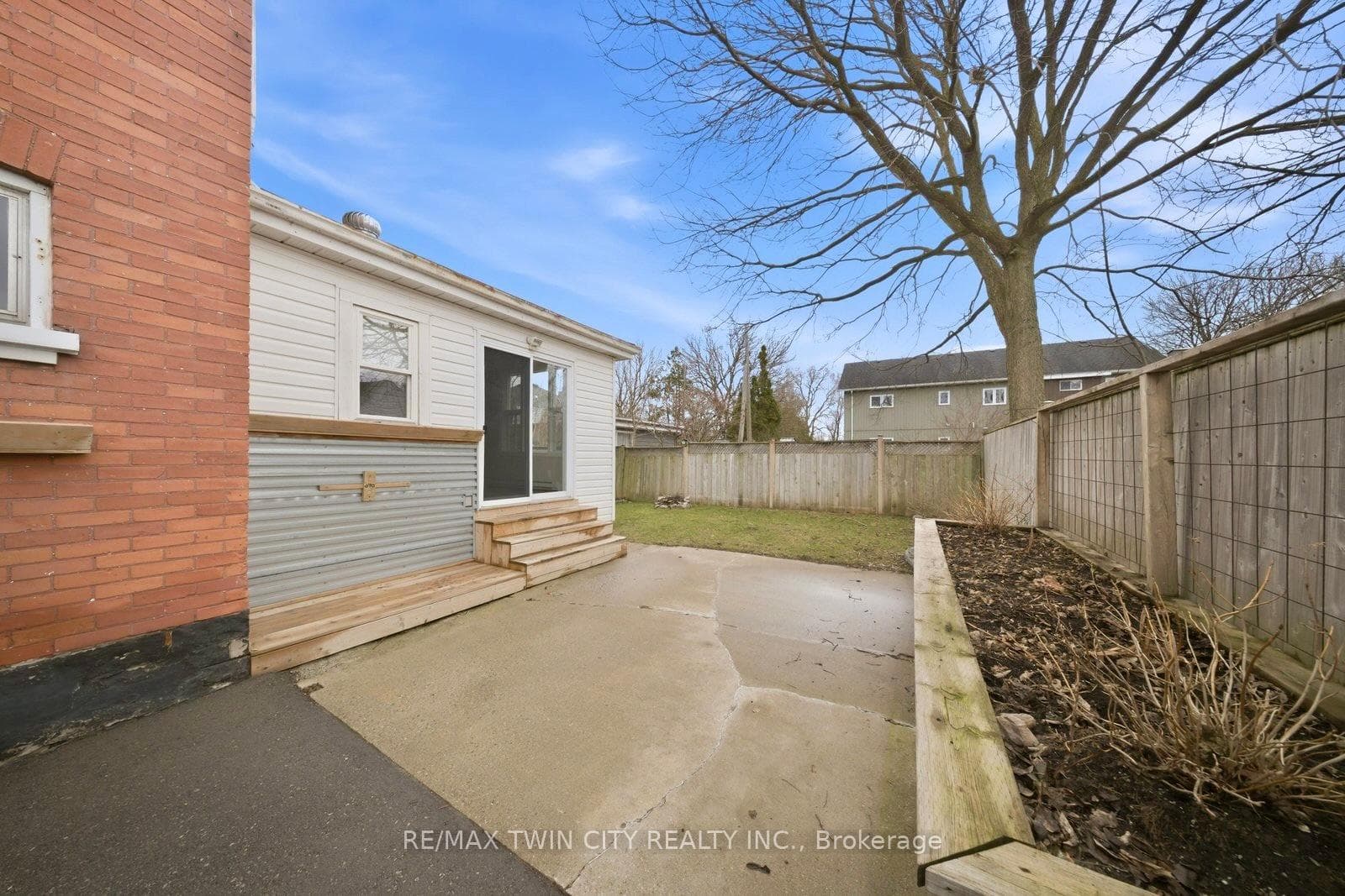 188 Grand River Avenue photo 21