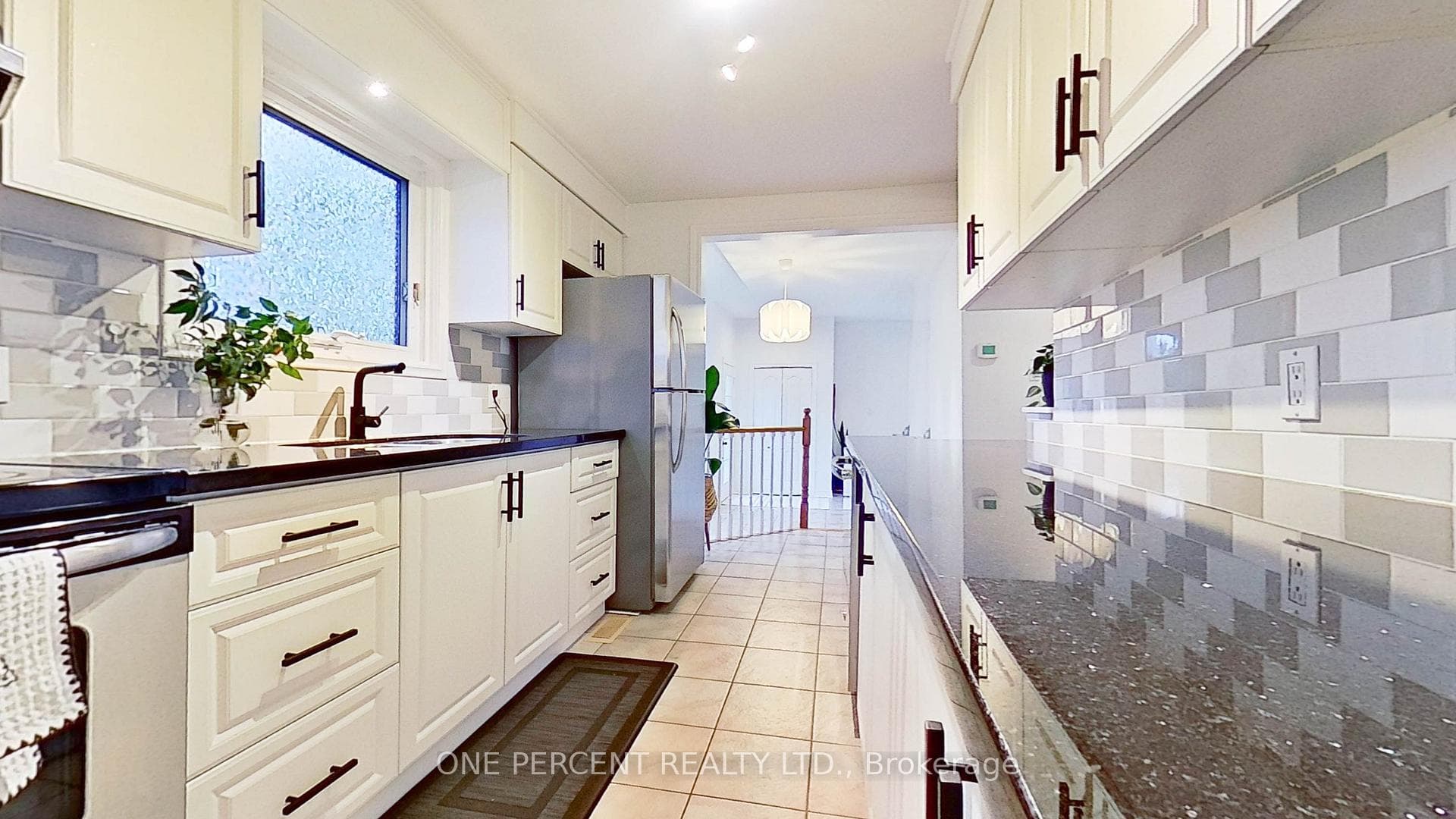 1064 Strathy Avenue photo 16