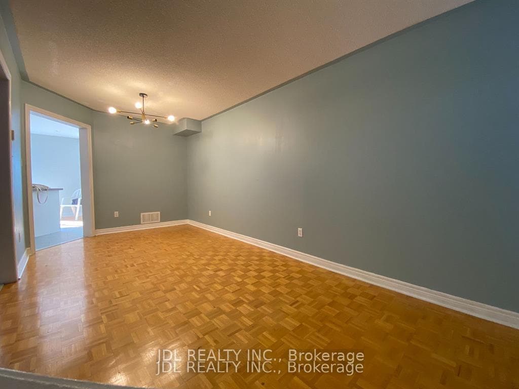 618 Leatherleaf Drive photo 6