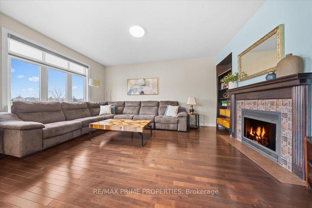 816 Azure Street photo 22