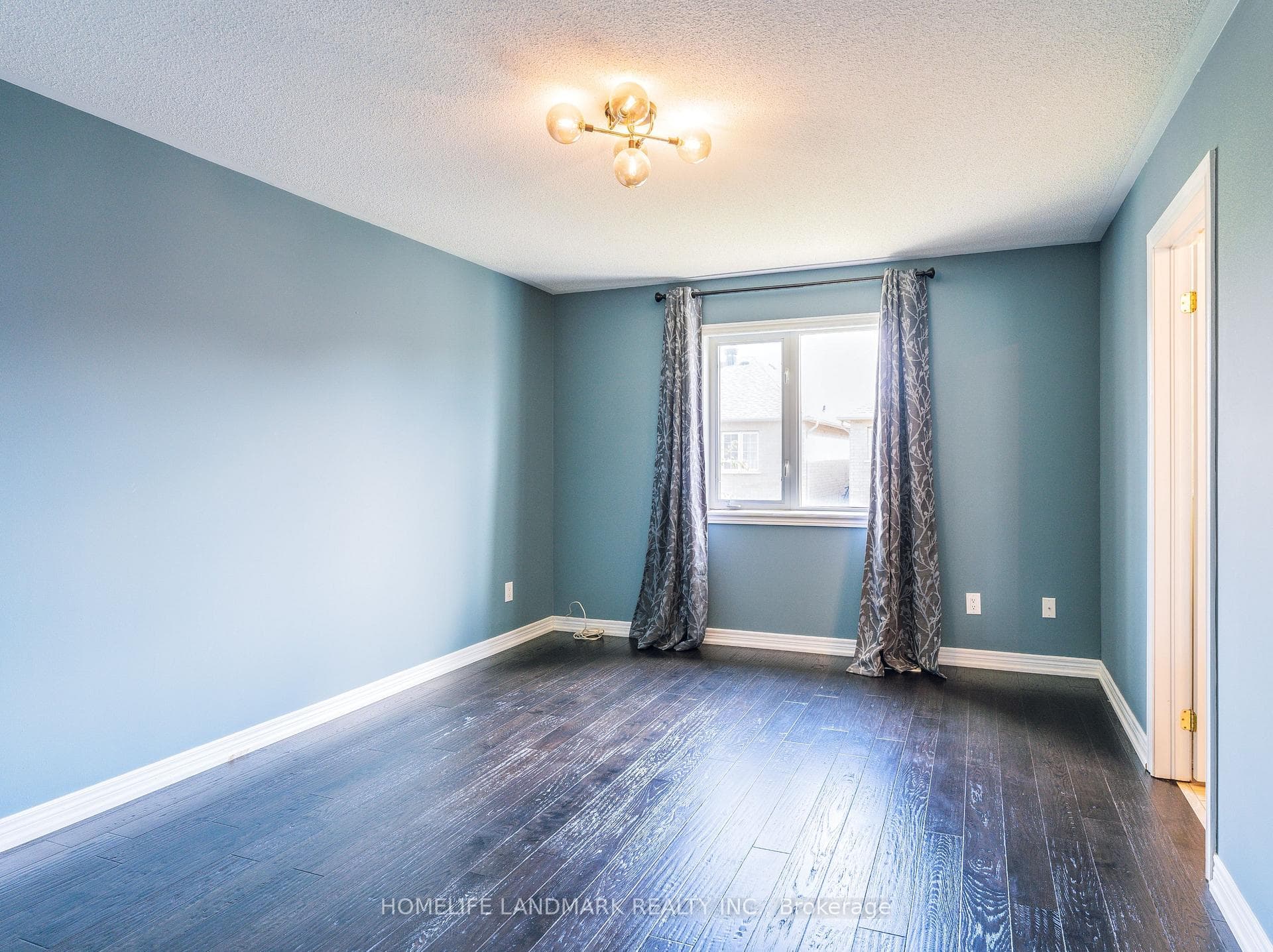15 Hermitage Boulevard photo 15