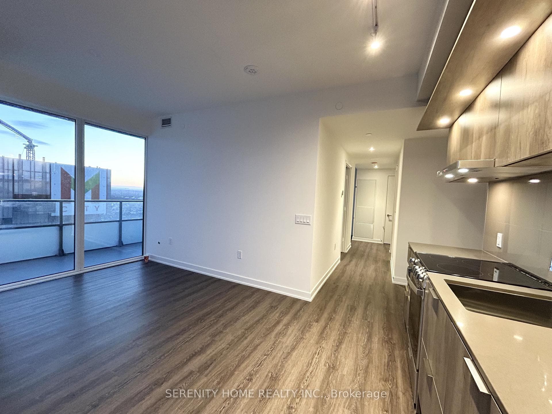 448 Burnhamthorpe Road Unit 2311 photo 7