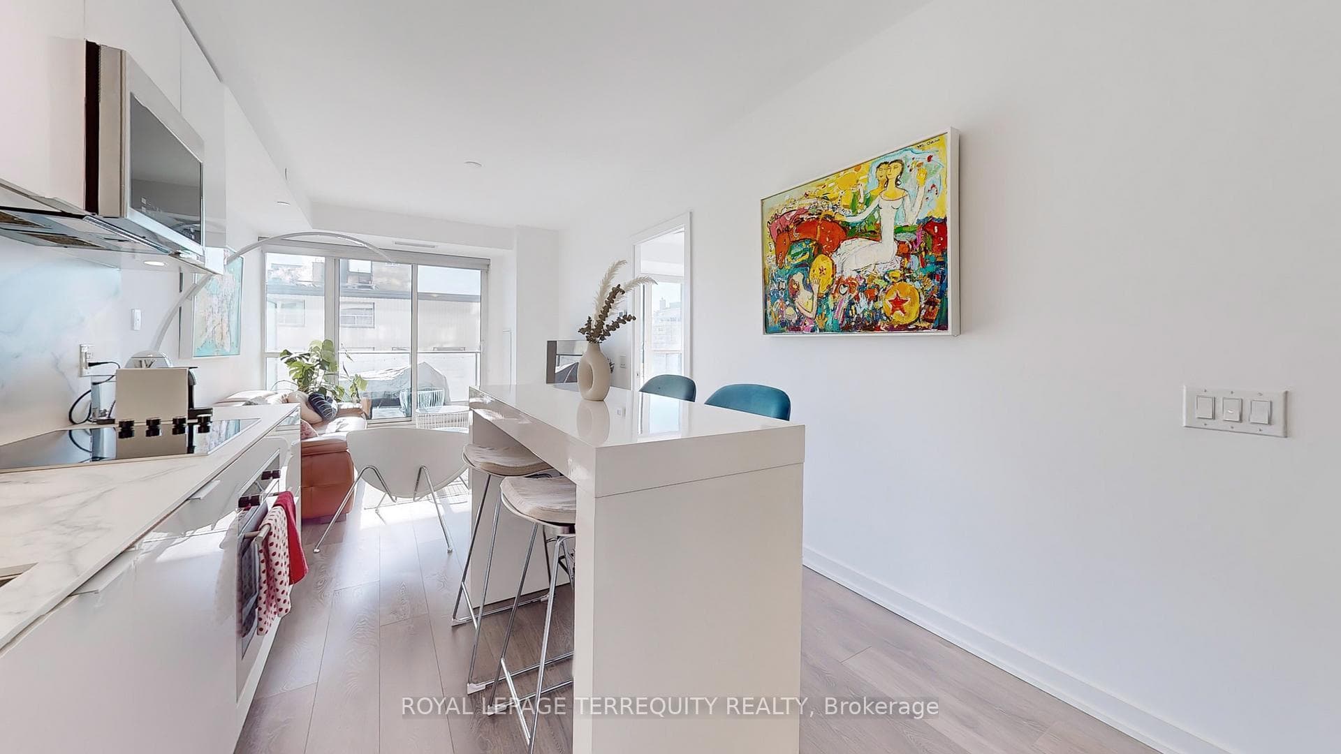 609 Avenue Road Unit 906 photo 5