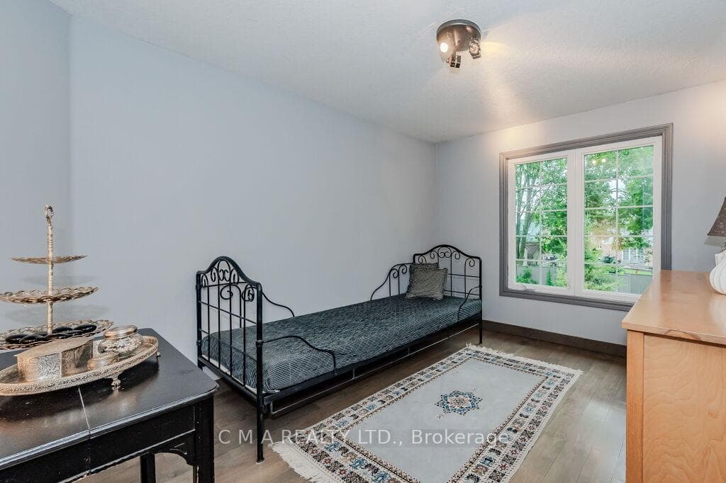 96 West Acres Crescent photo 26