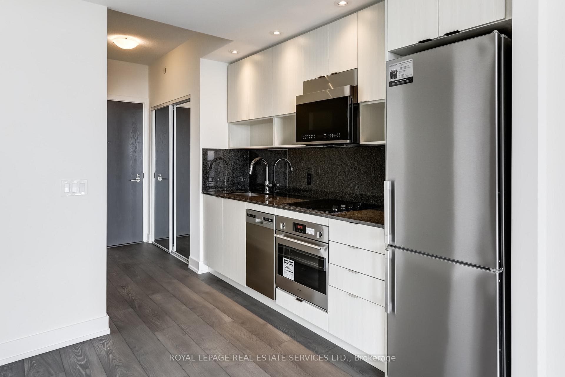 9 Mabelle Avenue Unit 3415 photo 16