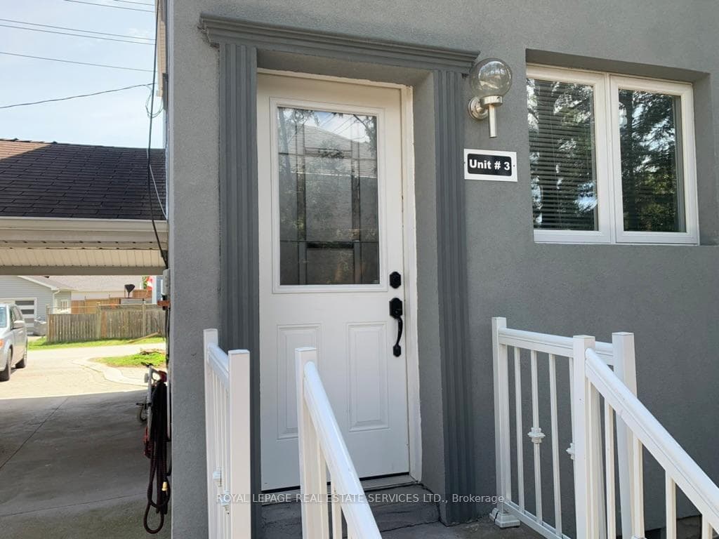 1033 Gardner Avenue Unit 3 photo 2