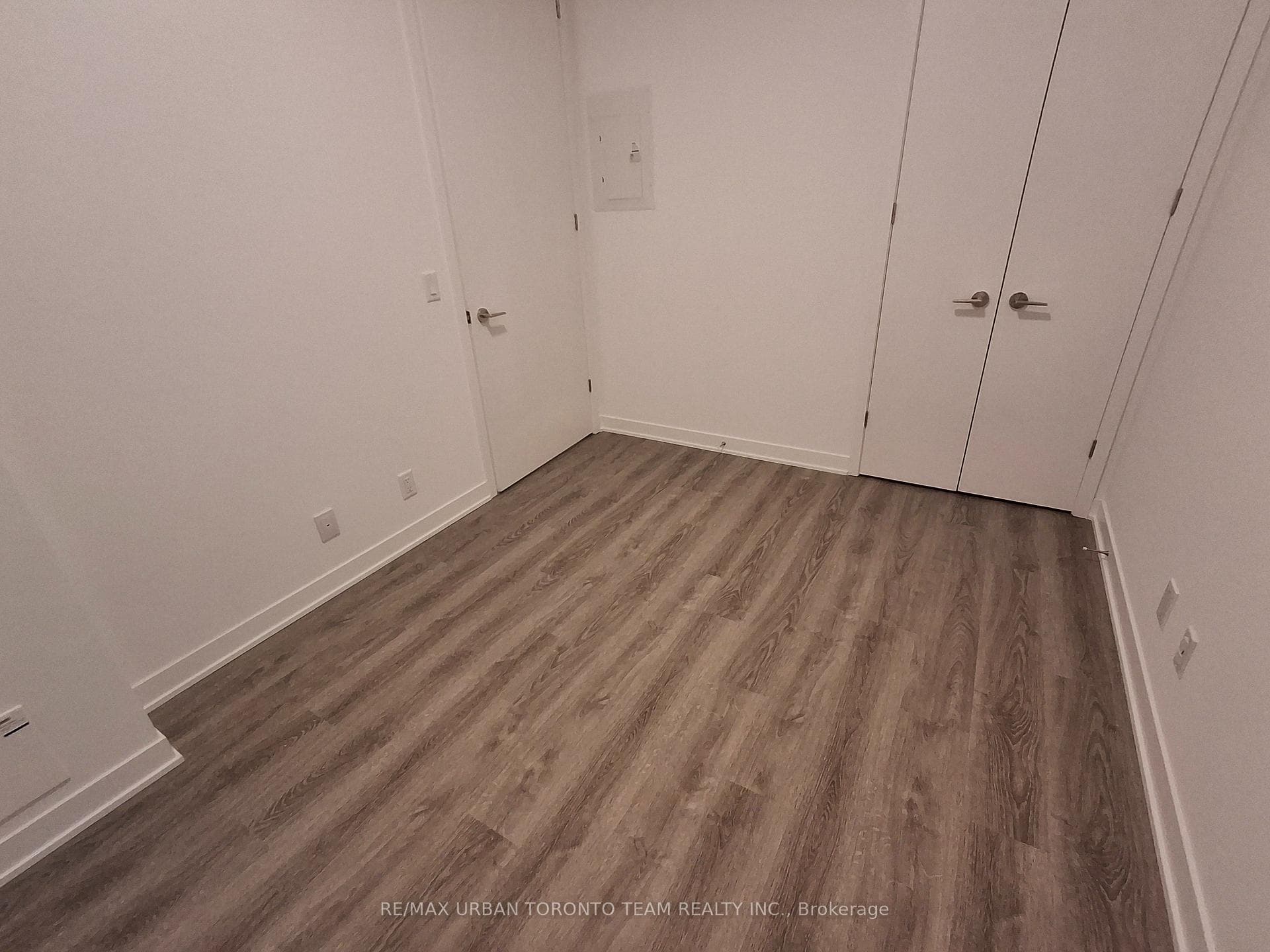 180 Front Street Unit 518 photo 7