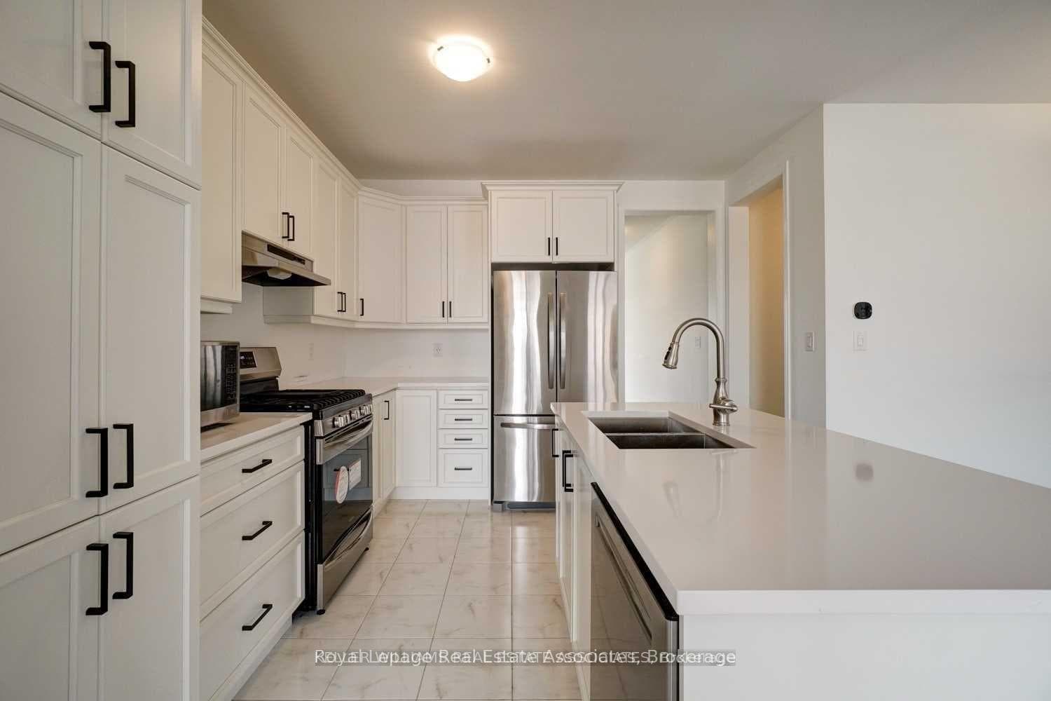359 Gordon Krantz Avenue photo 5