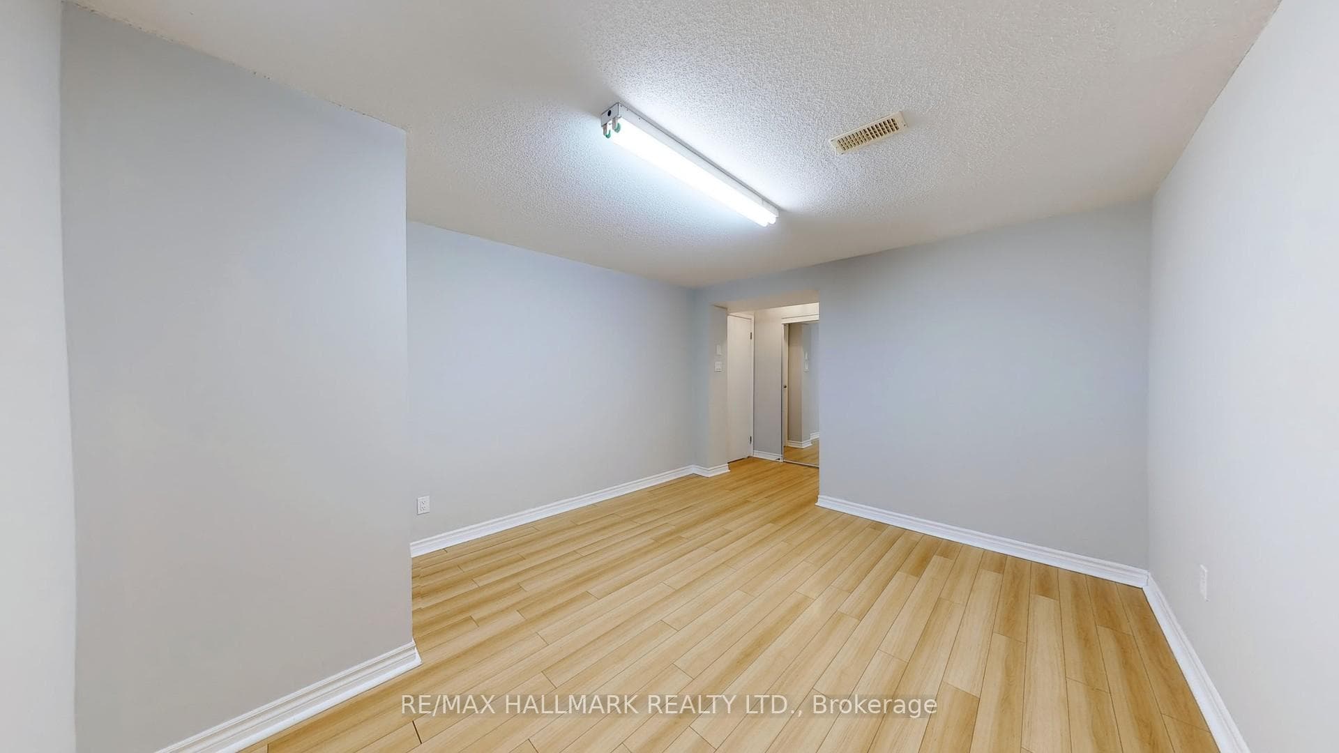 15 Kenmanor Boulevard photo 29