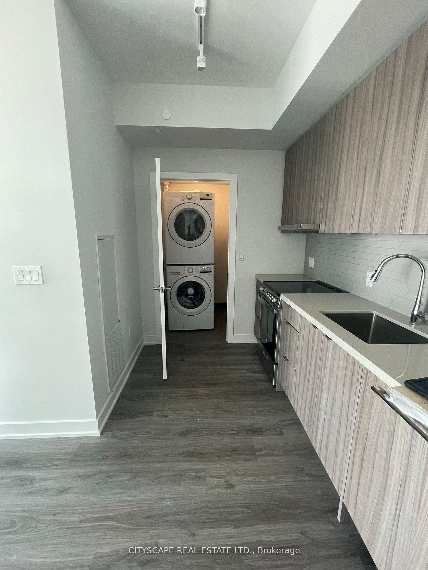 4130 Parkside Village Drive Unit 811 photo 4