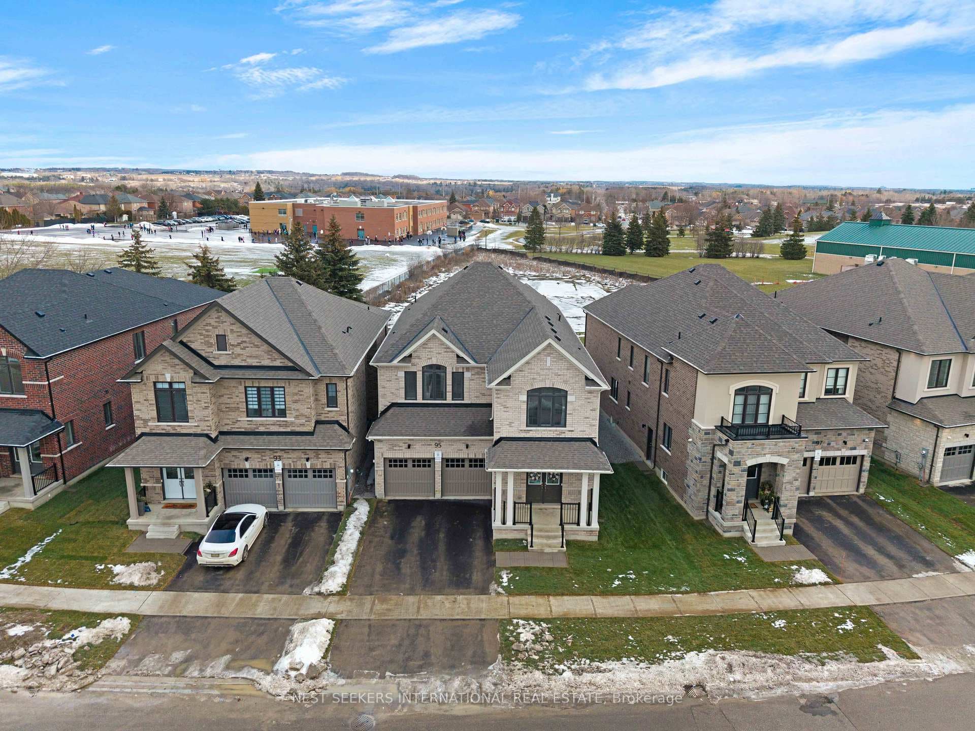 95 Pembrook Street photo 2