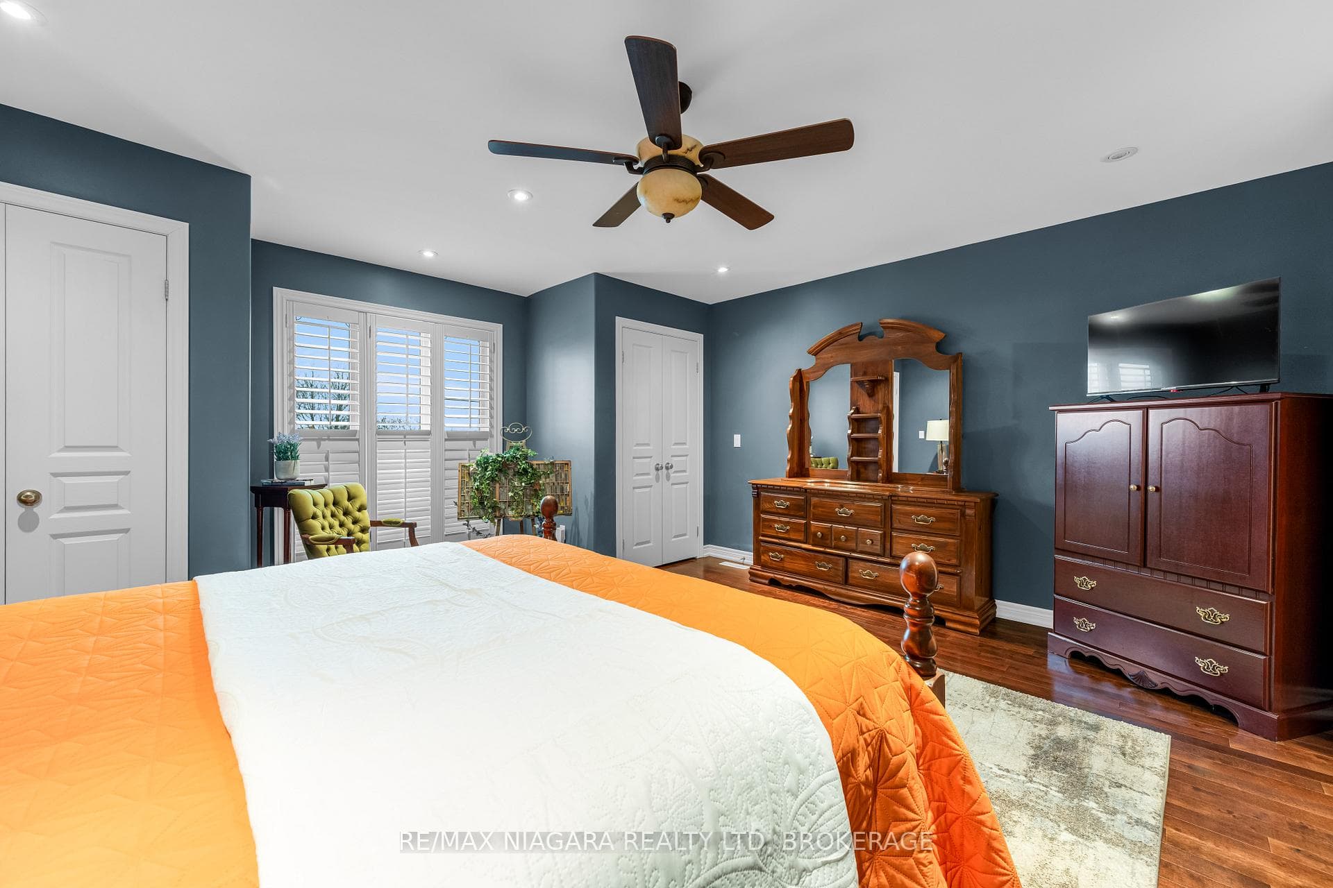 Primary bedroom suite with his/hers closets