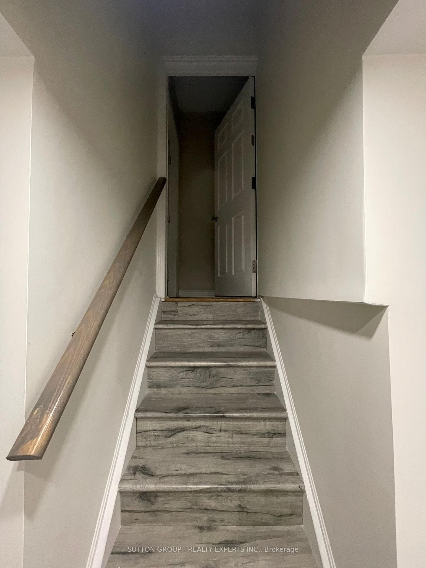 1006 Cumming Boulevard photo 4