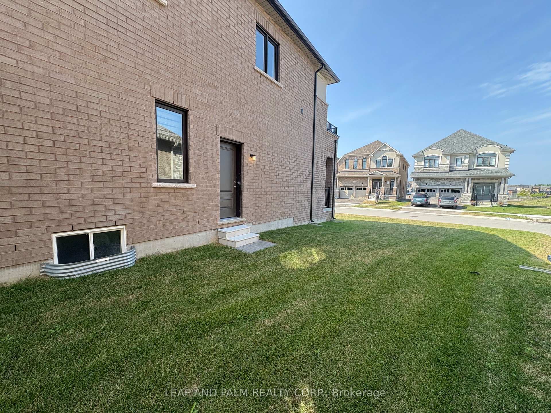 42 Donald Ingram Crescent photo 42