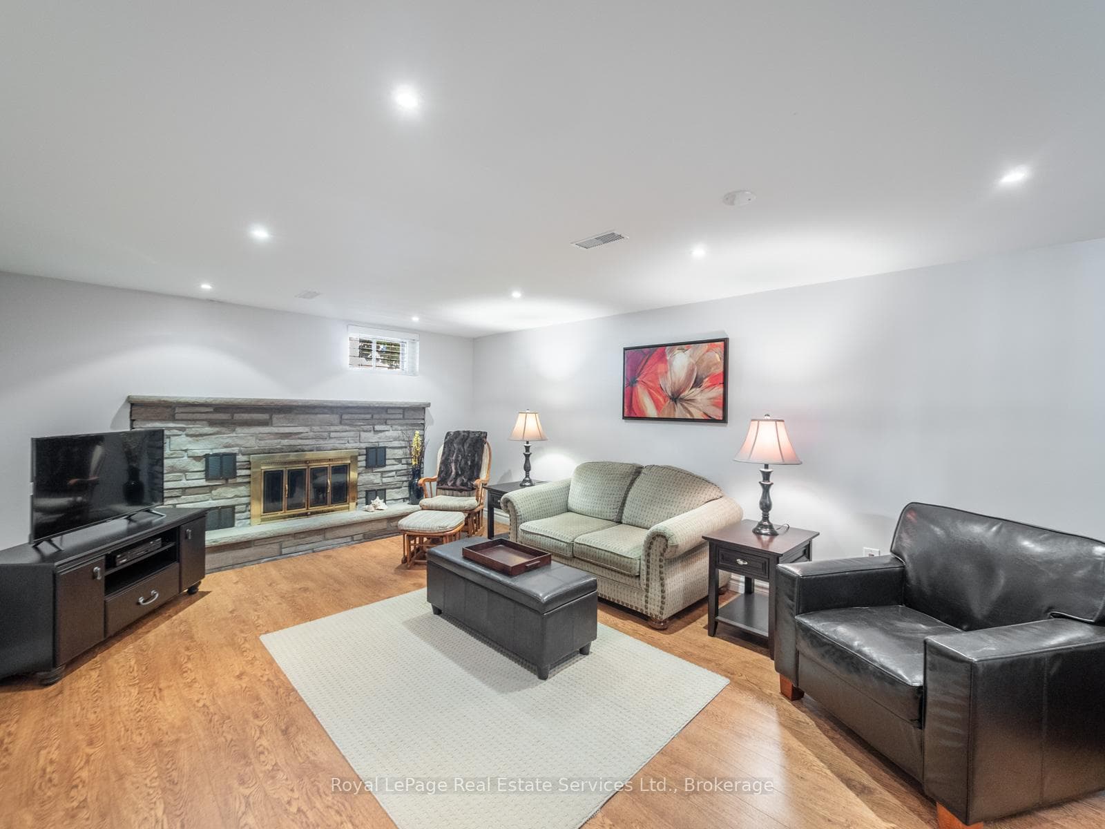 1 Mosswood Lane photo 20