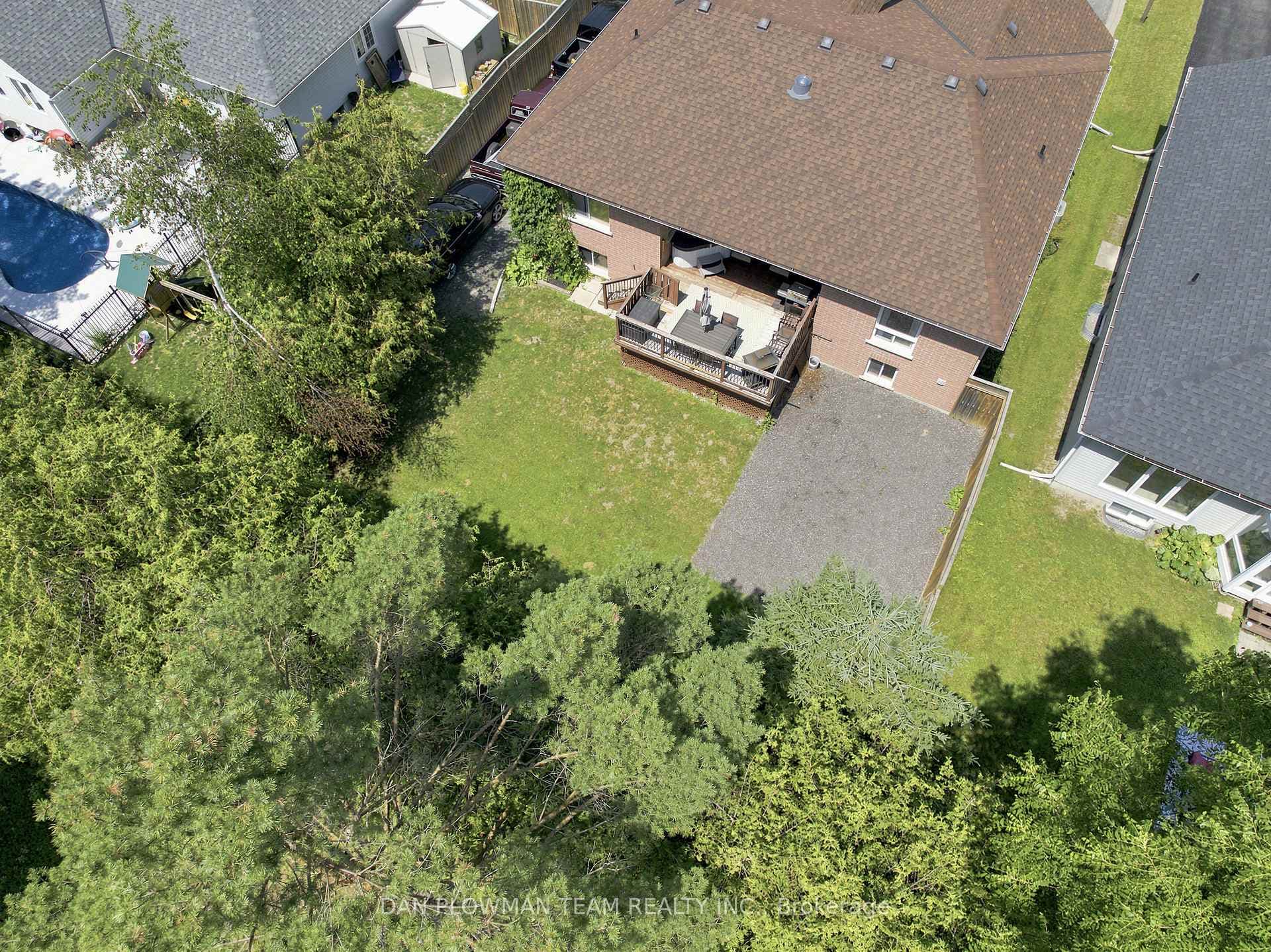 10 Springbank Road photo 42