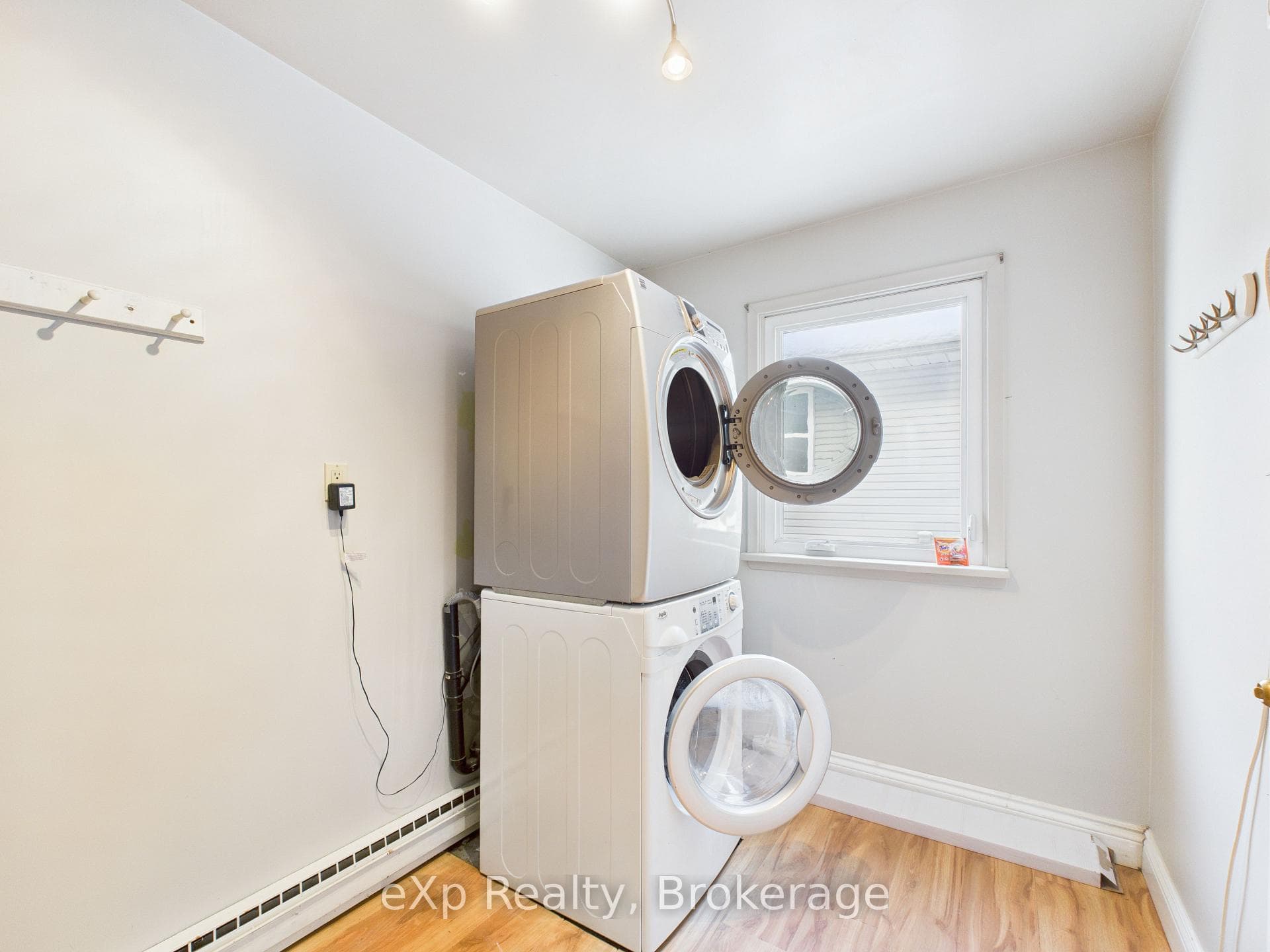 120 Colborne Street photo 13