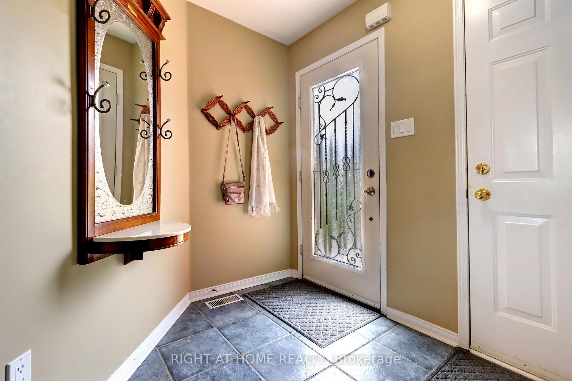 24 Huffmann Drive photo 8