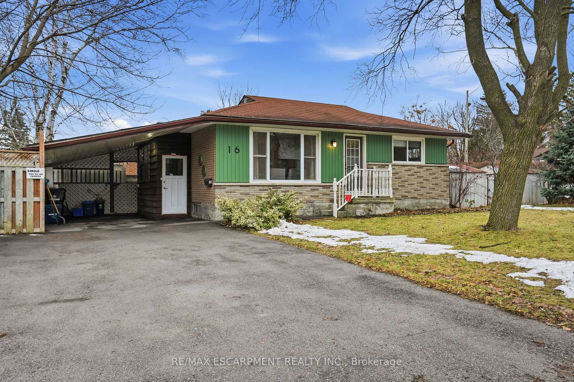16 Alison Avenue photo 3