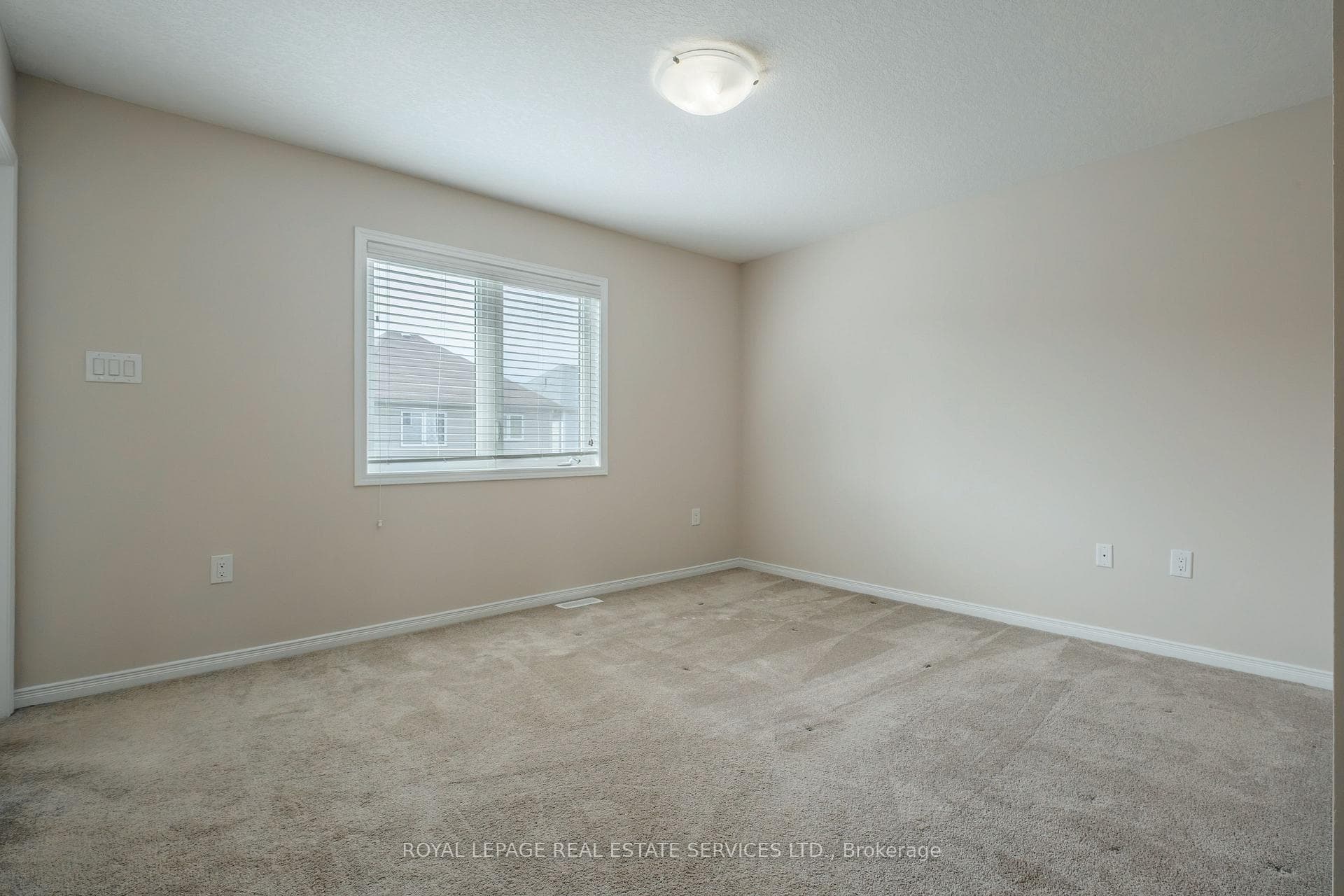 152 Munro Circle photo 29