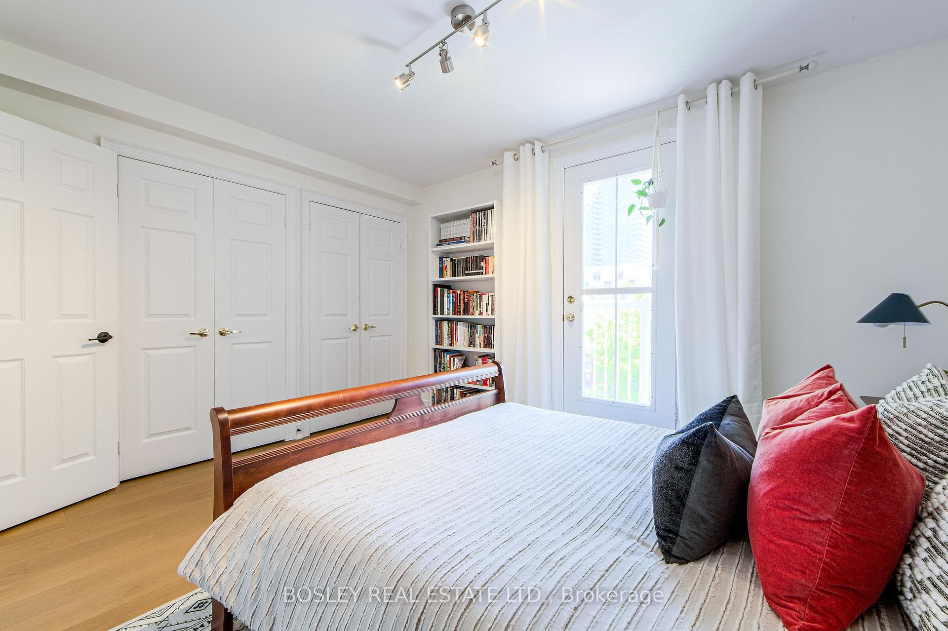 4 Baldwin Street photo 22