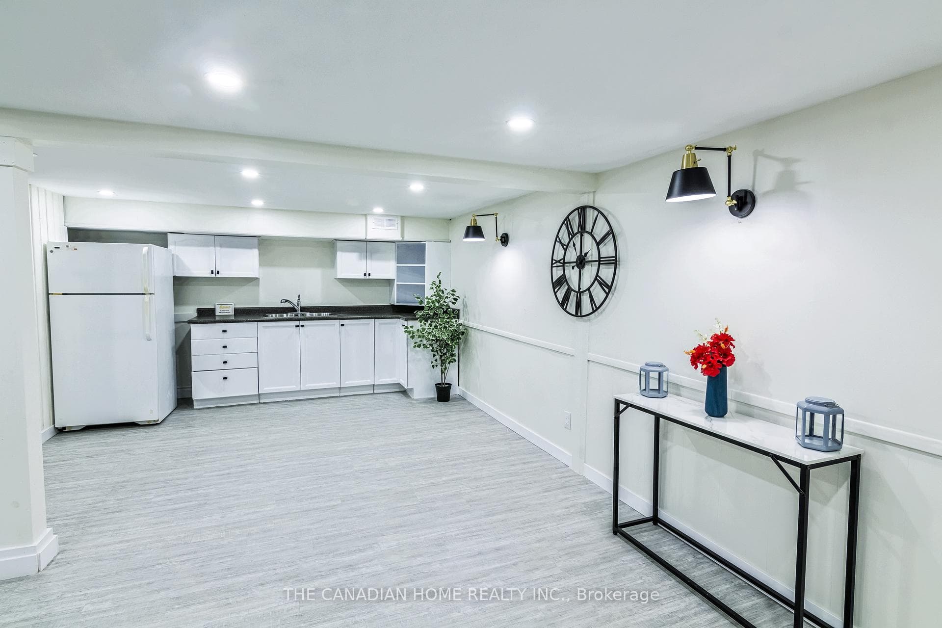350 Boxbury Drive photo 19