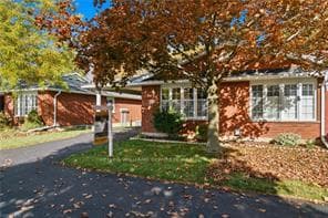 229 Lynden Road Unit 25 photo 2
