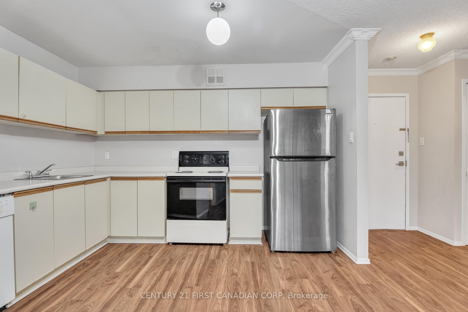 1 Jacksway Crescent Unit 103 photo 15