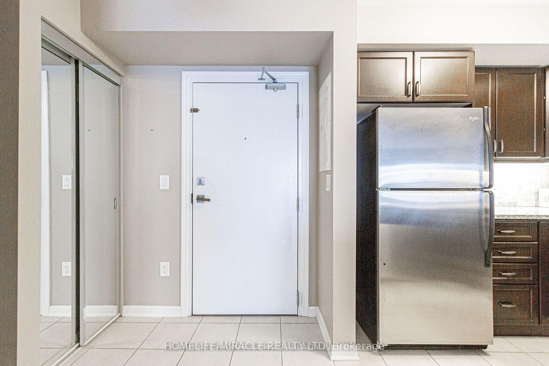 1045 Nadalin Heights Unit 211 photo 20