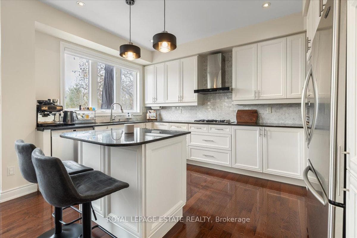 34 Selleck Drive photo 8