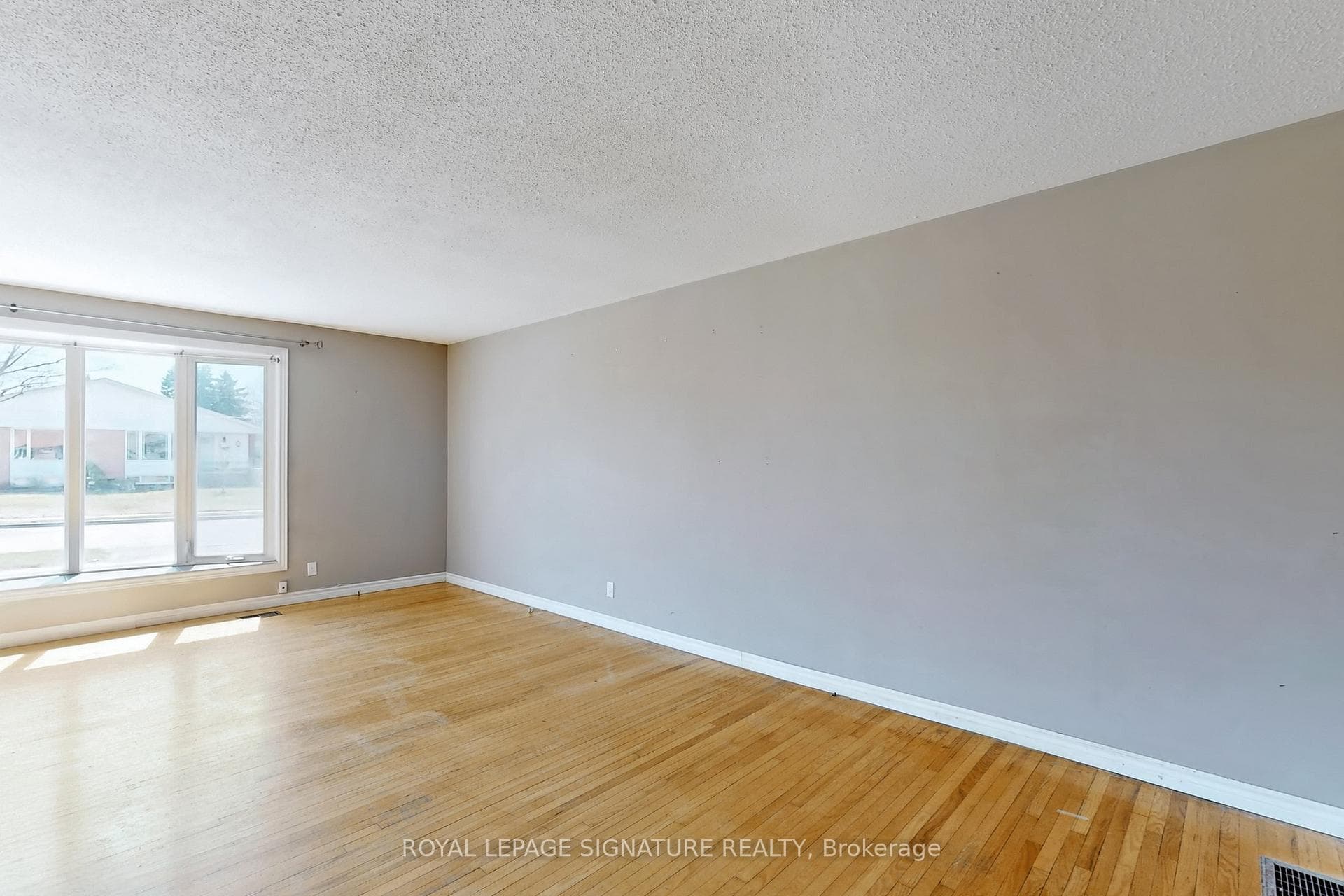 774 Krosno Boulevard photo 4